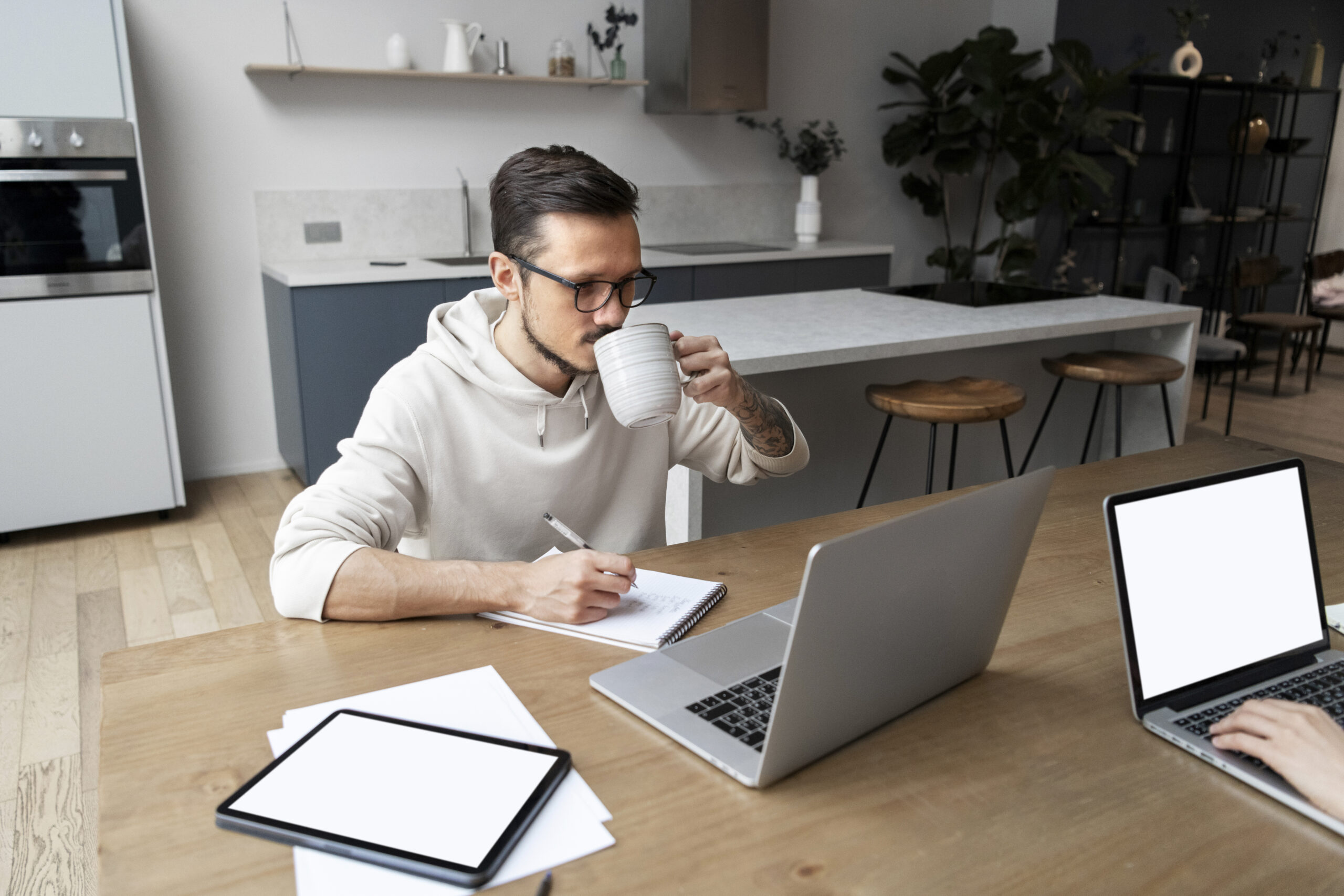 Modelos de trabalho flexíveis: como equilibrar produtividade e autonomia